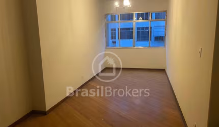 Venha morar no vibrante bairro da Tijuca, com excelente localização.