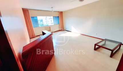 Apartamento de 3 quartos com dependência completa, 98 m², 2 vagas de garagem.