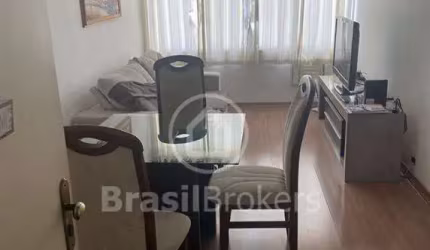 Apartamento de 2 quartos com dependência completa, 66 m².