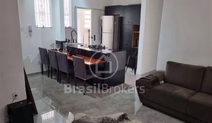 Apartamento com 2 quartos e 2 vagas próximo ao Largo do Verdun