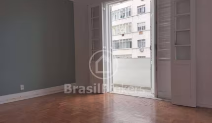 Vendo apartamento de quartos coladinho a Praça Afonso Pena