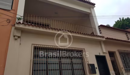 Casa 3 quartos, sendo 1 suíte