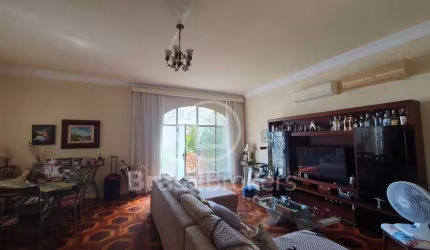 Casa 5 quartos, sendo 2 suítes