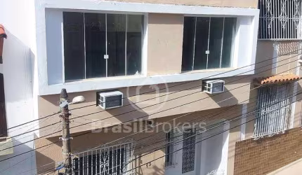 Casa de Condomínio 4 quartos, sendo 1 suíte