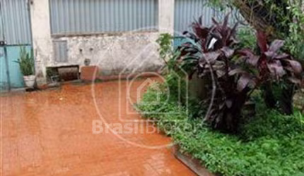 Casa 3 quartos, sendo 1 suíte