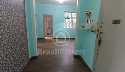 Apartamento a venda no Rio Comprido, 3 quartos, varanda, elevador, sala, lavabo e ampla cozinha com área de serviço