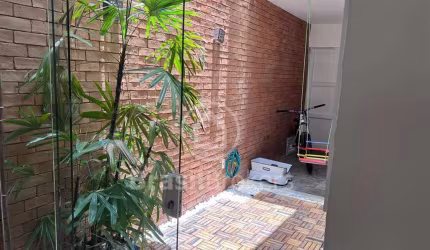 Casa Triplex de Vila à venda com 207 m2 e 4 quartos (1 suíte). Tijuca