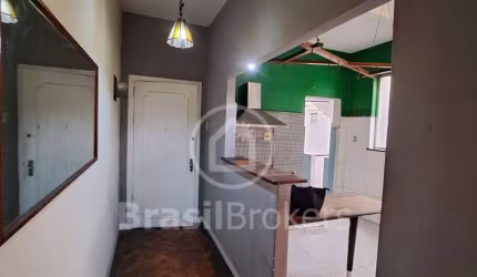Apartamento à venda com 68 m² e 2 quartos em Laranjeiras