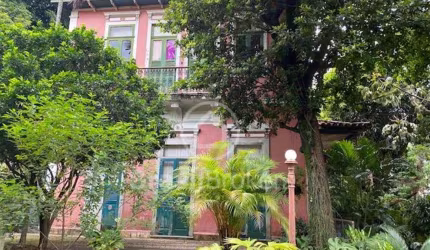 Espetacular casa com 500 m² em terreno plano com 2.100 m²