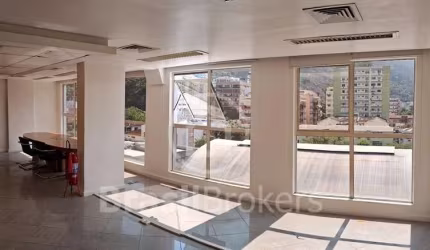 Salas comerciais com 2 vagas no Jardim Botânico