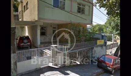 EXCELENTE CASA EM SANTA TEREZA 6 QUARTOS 4 BANHEIROS  2 SALAS 3 VAGAS GARAGEM