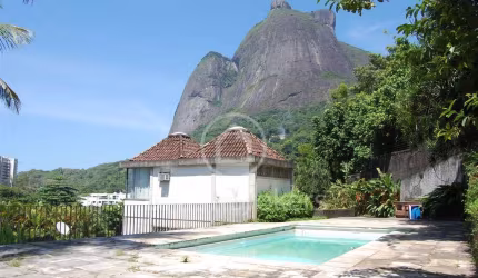 Casa 4 quartos, sendo 1 suíte