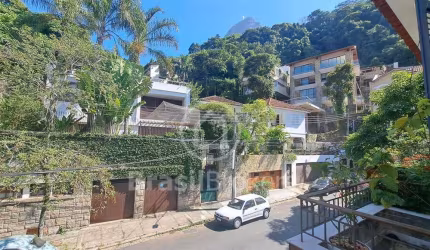 Casa 3 quartos, sendo 1 suíte