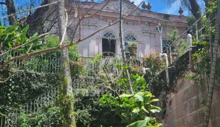 Maravilhoso casarão no coração de santa teresa