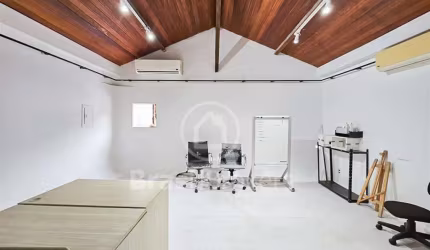 Casa comercial, podendo reverter em laranjeiras