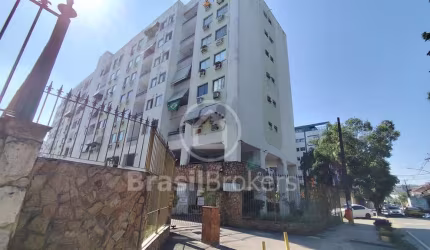 Apartamento 64 m² com 2 quartos,  varanda e garagem