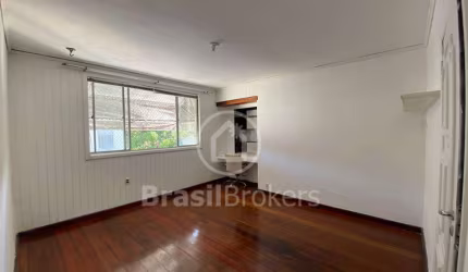 Apartamento à venda com 2 quartos na Praça Seca