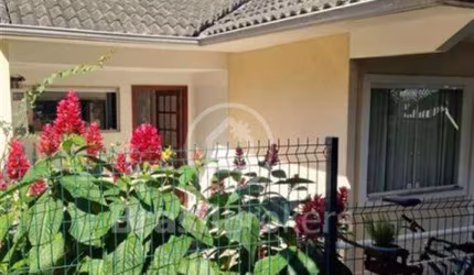 Casa impecável em condomínio fechado no Pechincha!