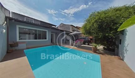 Linda Casa em condomínio fechado