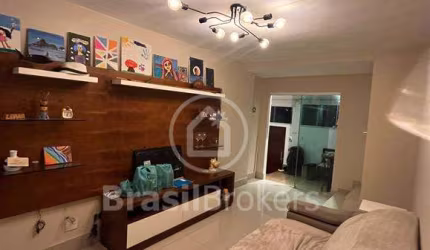 Ótima casa linear com piscina