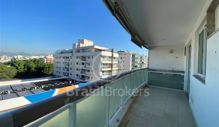 Excelente apartamento de 04 quartos na rua mais procurada da Freguesia com total infraestrutura.