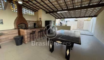 Ótima casa com terraço