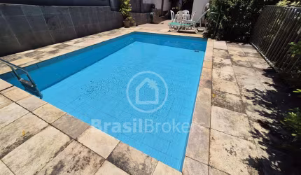 Casa em condomínio na Freguesia