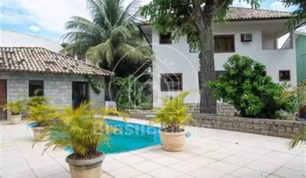 Casa de Condomínio à venda com 735,00m² e 4 quartos em Jacarepaguá, Rio de Janeiro - rj