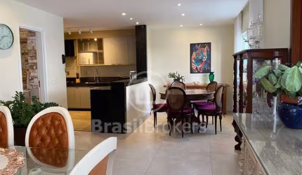 Excelente casa duplex em condomínio fechado com infraestrutura na Freguesia.