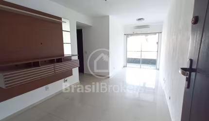 Apartamento 2 Dormitórios com suite e Varanda e 2 banheiros