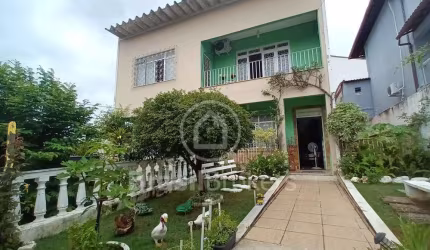 Casa Duplex com 5 Dormitórios 1 suite