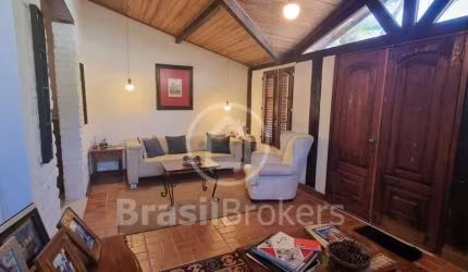 Excelente casa em condomínio Bosque dos Esquilos
