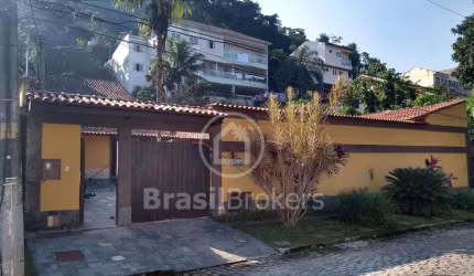 Casa maravilhosa em condomínio 3 quartos!