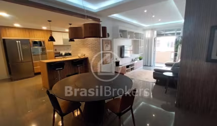 Apartamento Varanda, 3 Dormitórios 1 suite e Dependência completa
