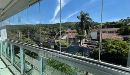 Excelente apartamento todo reformado em condomínio fechado, sol da manhã com vista para montanhas..