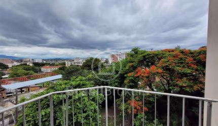 Amplo apartamento de 2 quartos no Campinho