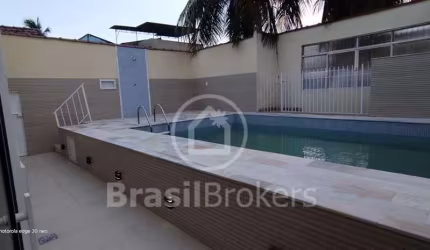 Duas casas à venda independentes com 225,00m² e 6 quartos em Realengo, Rio de Janeiro - rj