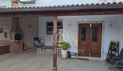 Casa Duplex Geminada em Condomínio com 2 Dormitórios 2 suítes
