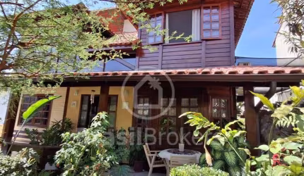 Casa estilo rústico, aconchegante, rodeada por belezas naturais!