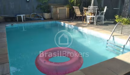 Casa  frente de rua com  4 quartos 2 suítes  em Freguesia (Jacarepaguá), Rio de Janeiro - rj
