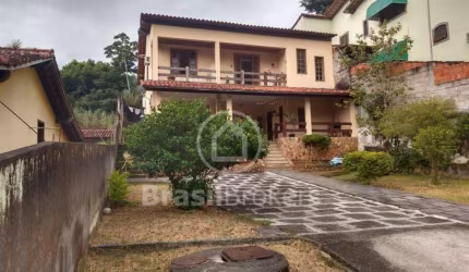 Casa à venda com 477,00m² e 3 quartos em Jardim Sulacap, Rio de Janeiro - rj