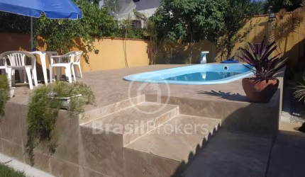 Casa à venda com 552,00m² e 6 quartos em Pechincha, Rio de Janeiro - rj