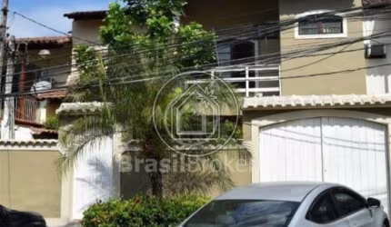 Casa de Condomínio 4 quartos, sendo 1 suíte