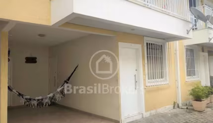 Casa de Condomínio 3 quartos, sendo 1 suíte