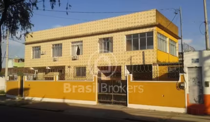 Casa 4 quartos, sendo 1 suíte