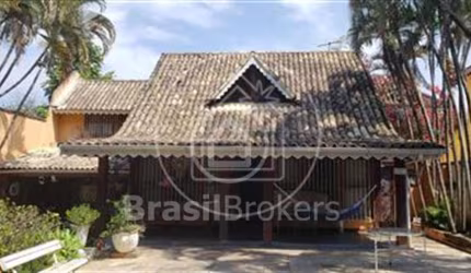 Casa de Condomínio 4 quartos, sendo 4 suítes