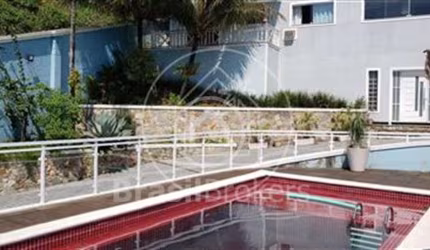 Casa de Condomínio 6 quartos, sendo 4 suítes