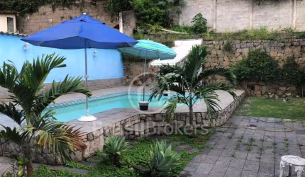 Casa 5 quartos, sendo 5 suítes