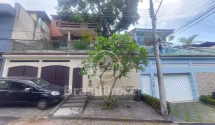Casa de Condomínio 4 quartos, sendo 1 suíte