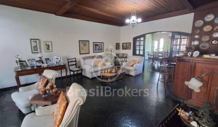 Casa de Condomínio 4 quartos, sendo 4 suítes